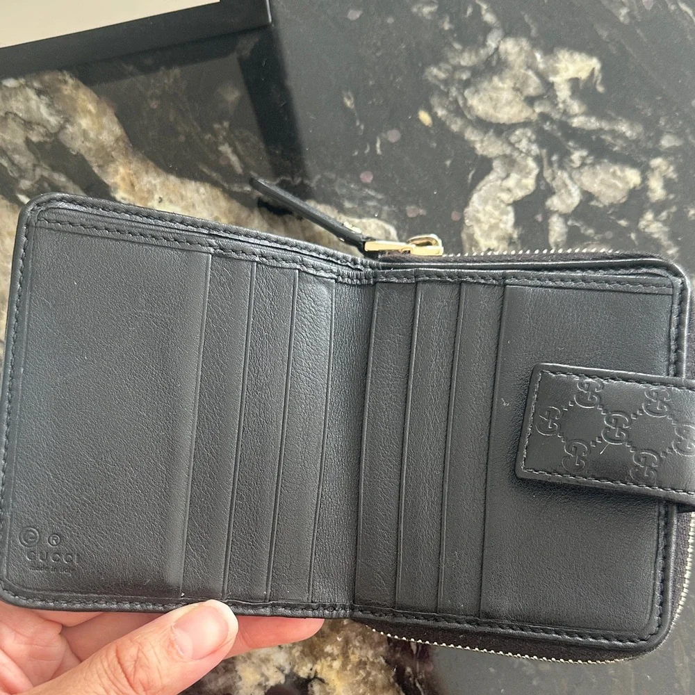 Gucci Black Embossed Leather Wallet - Picture 3 of 5